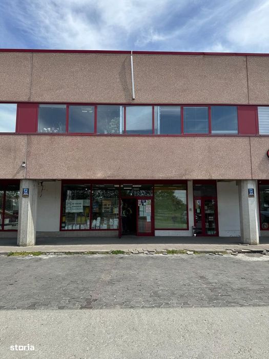 Spațiu comercial de vânzare Oradea Ioșia, 738 mp, showroom și depozit