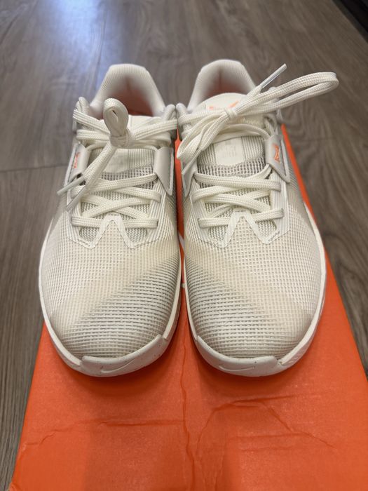 Продам nike metcon