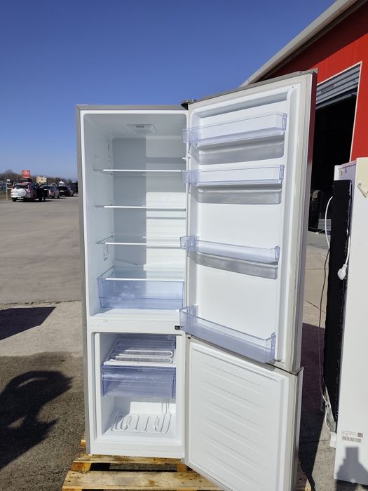 Хладилник с фризер FRIDGEMASTER