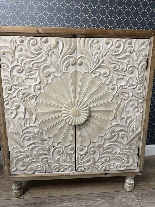 Тумба / комод Ashley Accent Cabinet