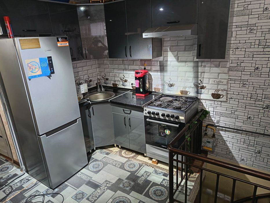 Kvartira sotiladi, vaenniy garodokda joylashgan