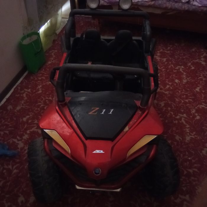 Bolalar elektronniy mashinasi.xolatii yangi 1 oycha bolib qolgan oling