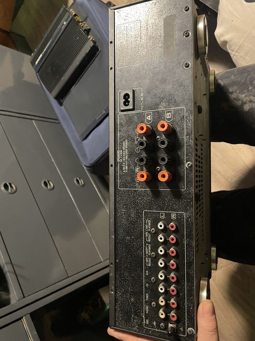 Vând amplificator Technics SU-V570