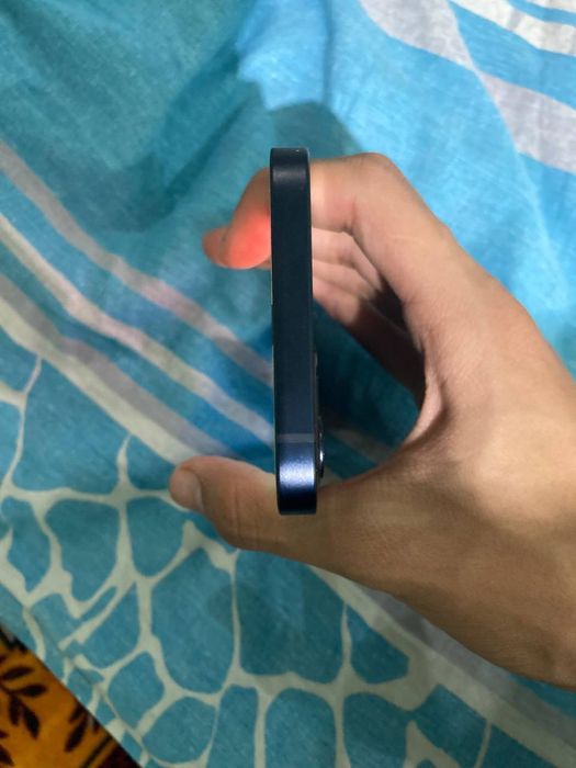 iPhone 12 radnoy ochilmagan skidkada