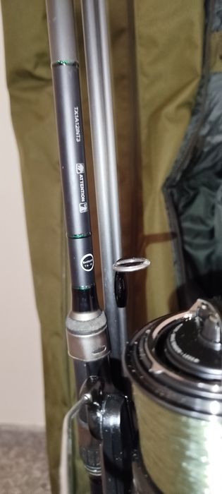 Шаранджийски сет , въдици и макари Shimano, калъф, стол и кеп
