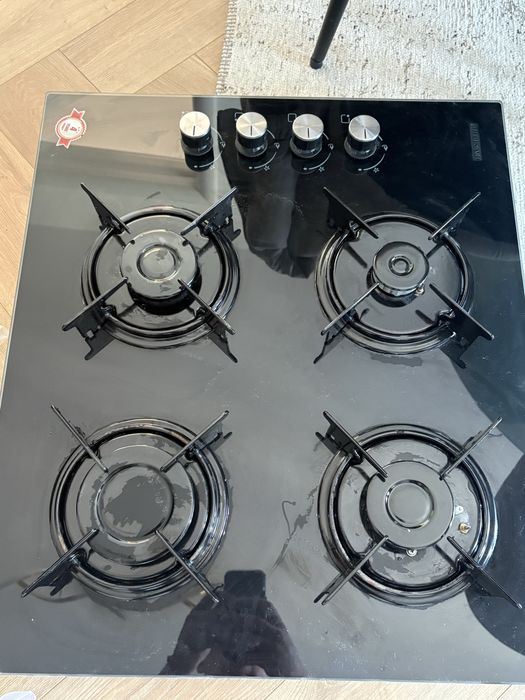 Plita incorporabila + hota hauszberg.