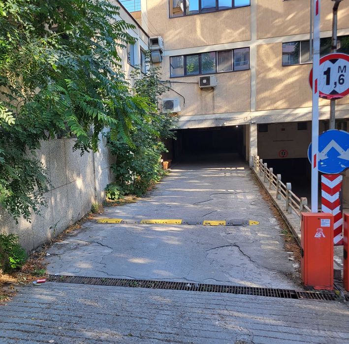 Дава се под наем Гараж / Паркомясто в Пловдив, Старият град - 15 кв.м за 76.5 € - Снимка #3