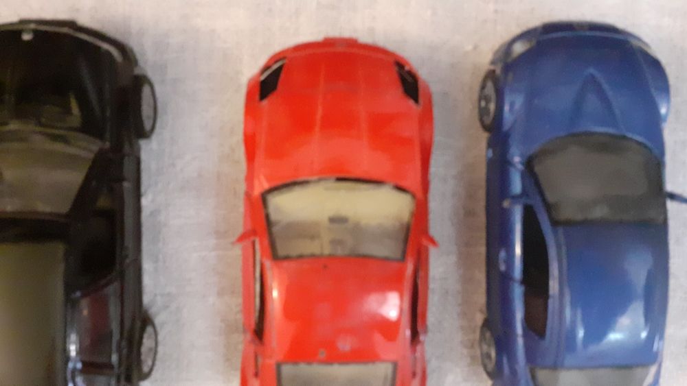 Игрушки. Железные машинки.