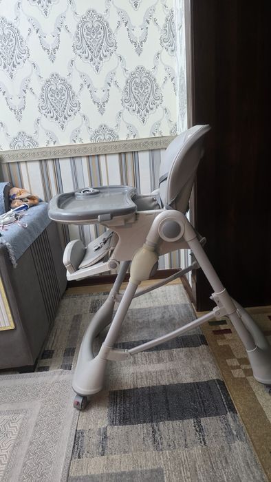 Детский стульчик для кормления