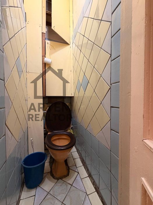 4/2/4 Буюк Ипак ийули,171 школа,78 м2,балкон 2*6,кирпич,без ремонта