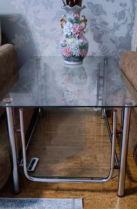 Продам журнальный столик