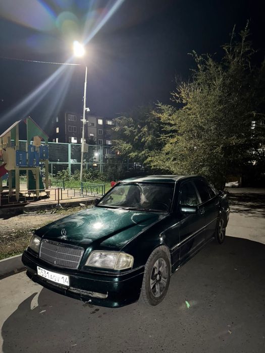 Продам автомобиль Мерседес Венс С280