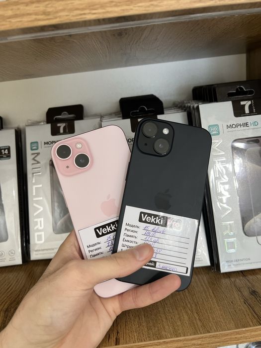 Iphone 15 Black , Pink sotiladi varyantga
