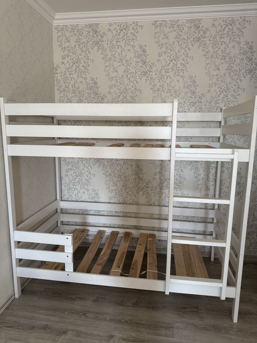 Продам двухяростную кровать