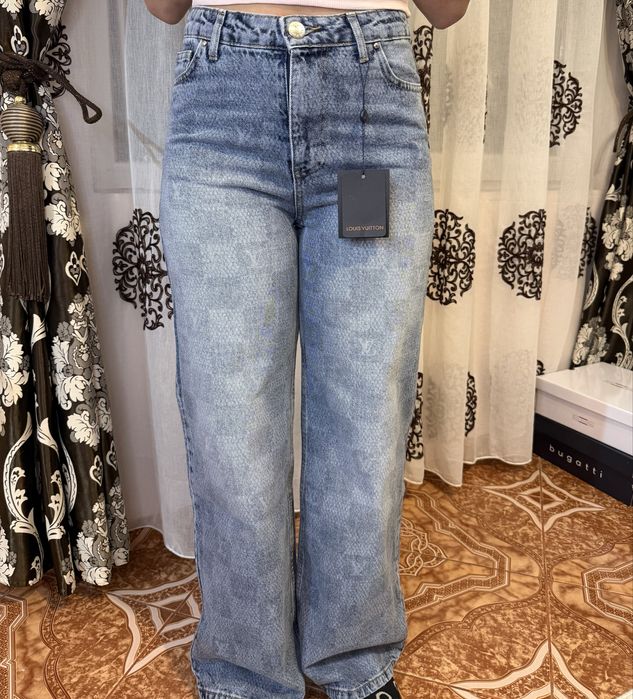 Blugi louis vuitton mai mule marimi disponibile