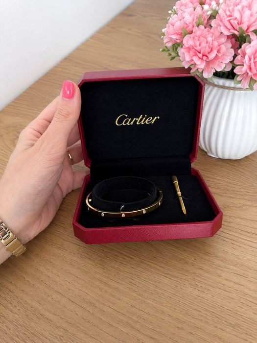 Луксозна дамска гривна Love bracelet Gold с 18k златно покритие Cartier inspired