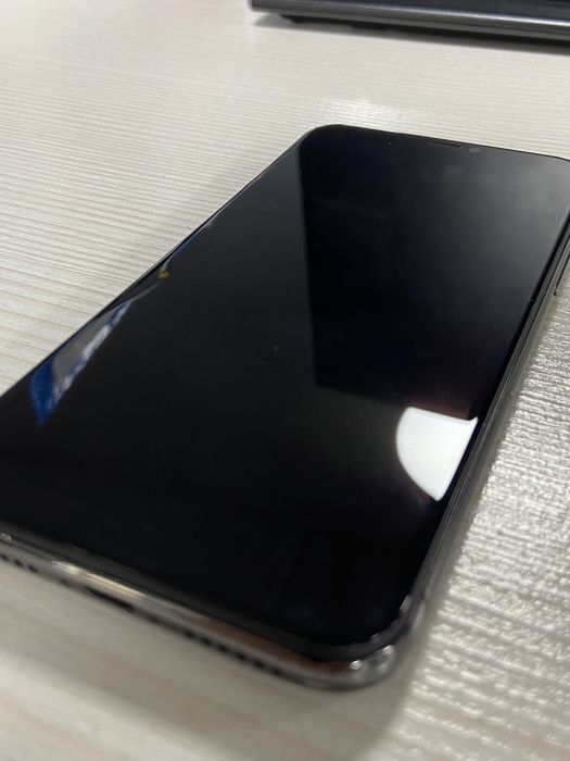 Iphone 11 pro в хорошем состояние