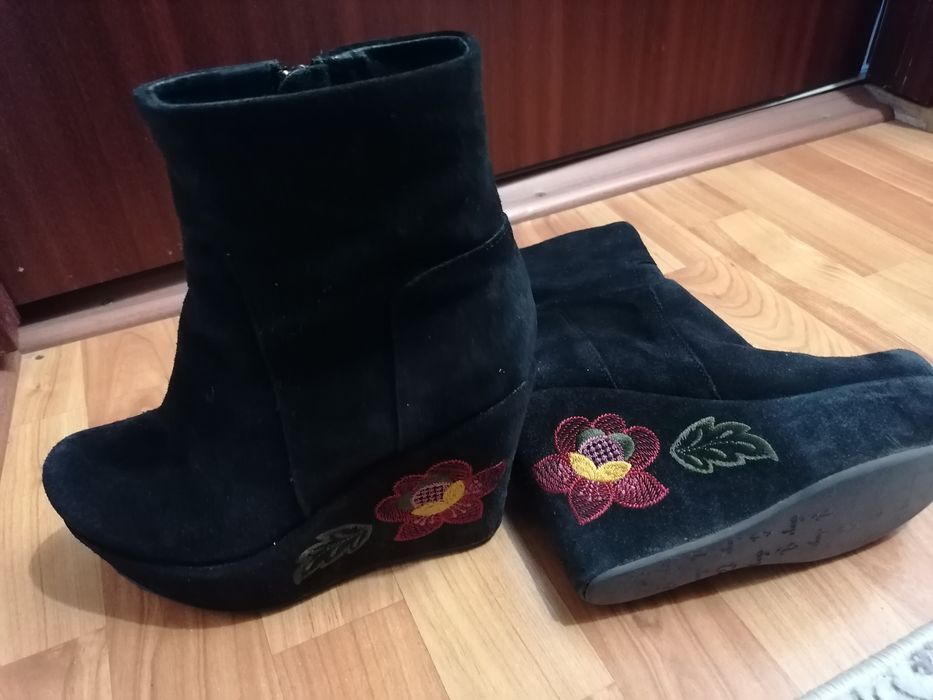 Incaltaminte cu talpa ortopedica marimea 35