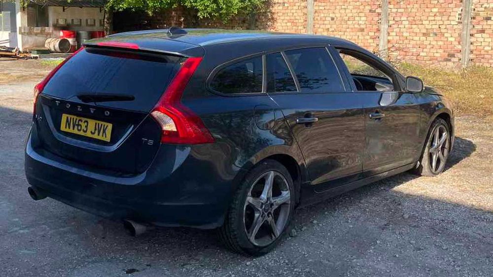 Volvo V60 2010-2014 НА ЧАСТИ