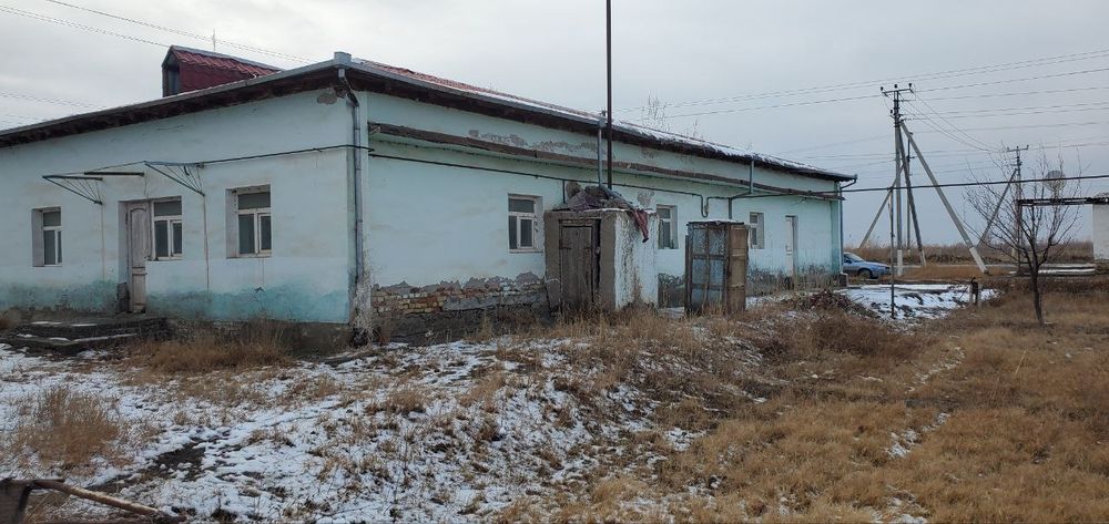 Yer va bino sotiladi. Turar va noturar Qirkyop kishloki yo'l ustidan