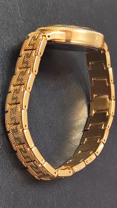 VERSACE Gold / Дамски Часовник