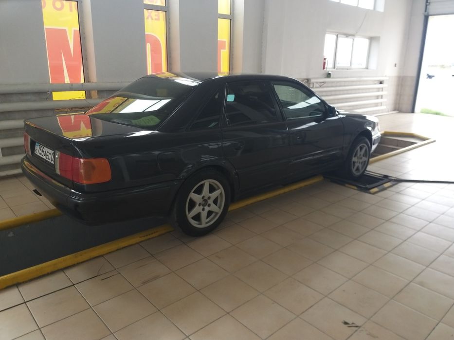 Ауди 100 с4 1993