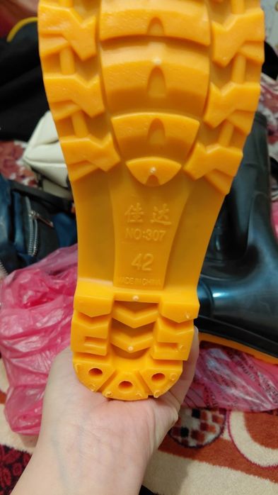 Резиновые сапоги