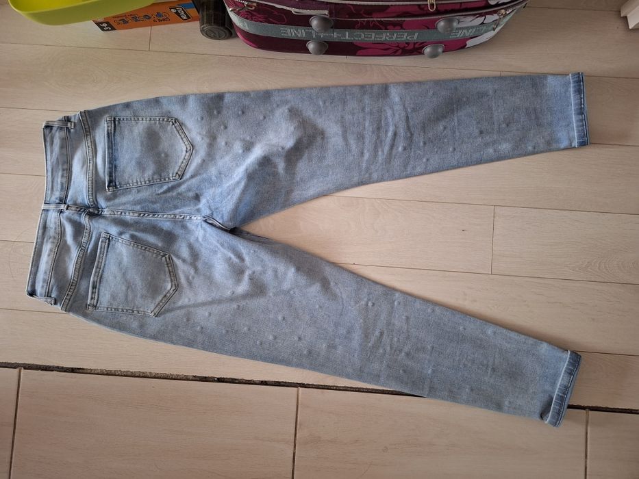 Дамски дънки с камъчета