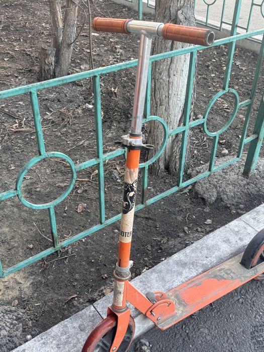 Продам самокат с железным корпусом