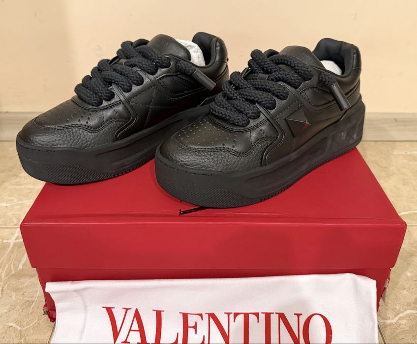 Обувки Valentino