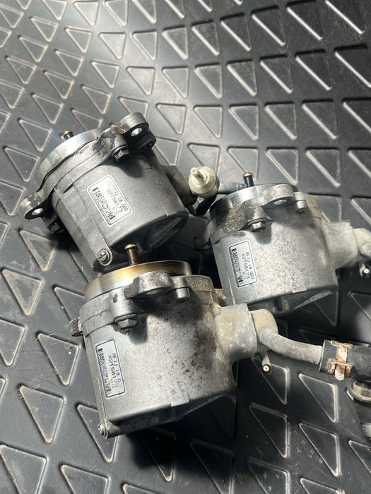 Pompa vacum Mazda 5 Mazda 6 2.0d 2005-2012 Se ofera cactura si garantie!