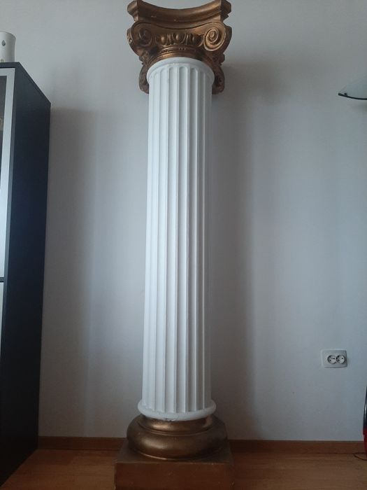 Coloana decorativă de interior
