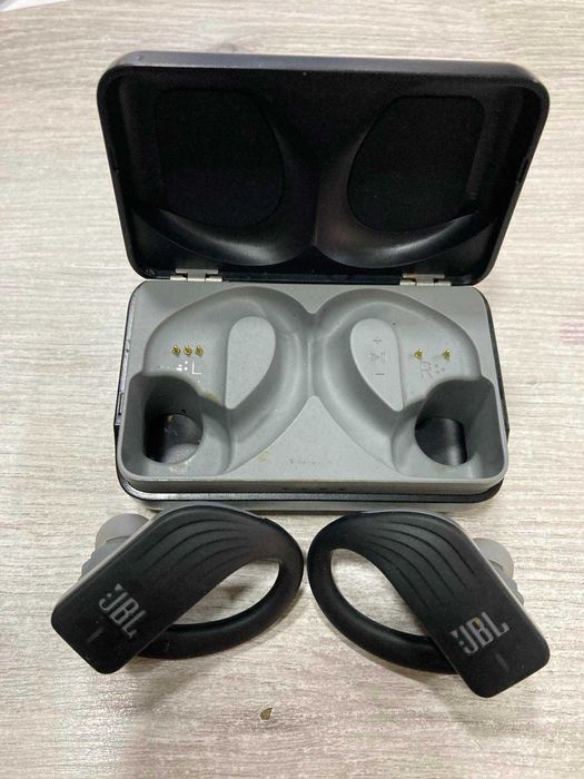 Спортни слушалки JBL Endurance Peak