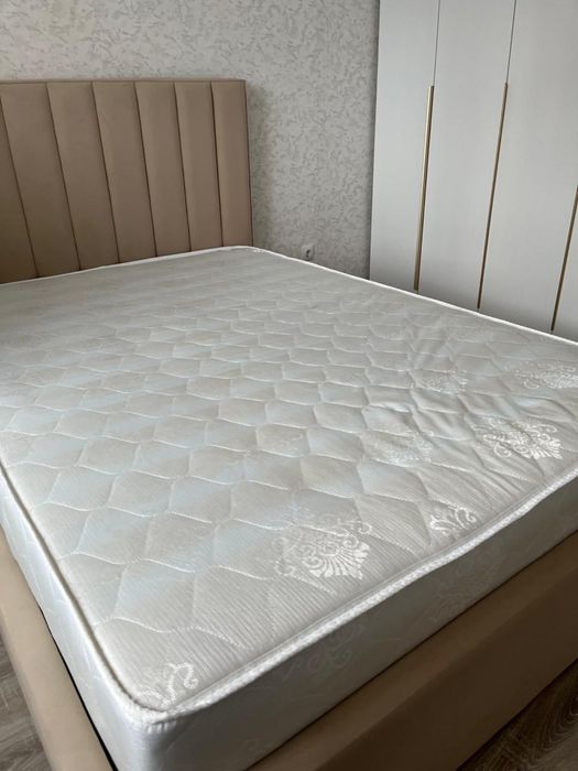 Продам матрас 140 на 200