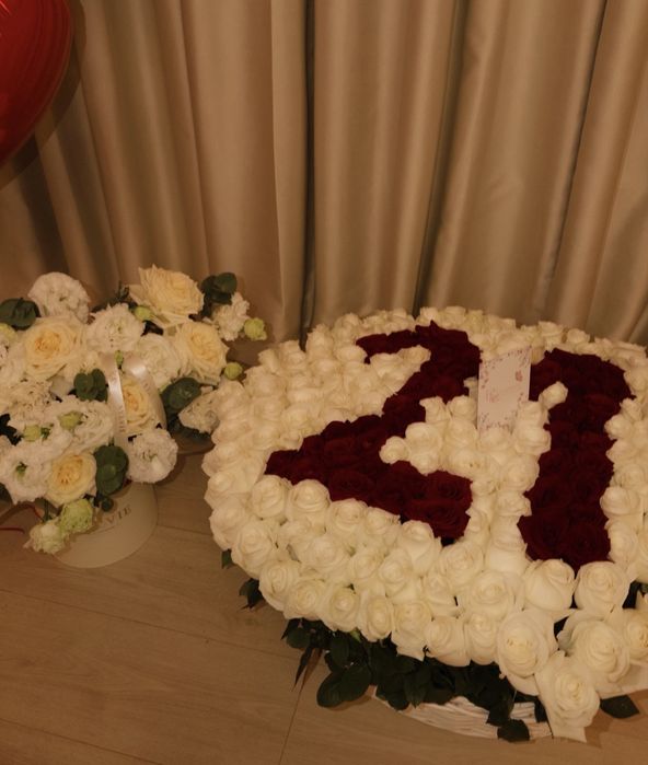 Свежие цветы из Роз, эустомы