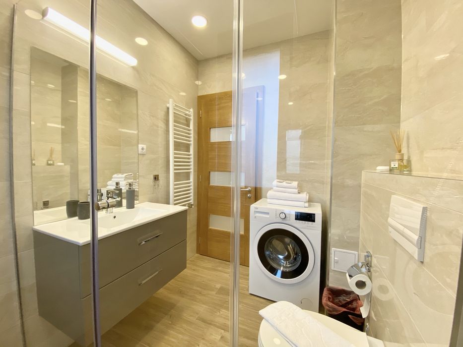 Apartament 2 camere ,strada Plopilor,zona Platinia.
