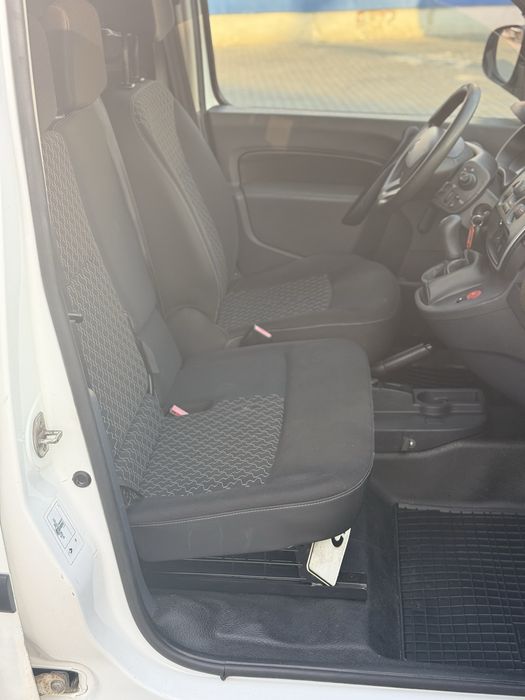 Vand Renault kangoo 1.5 dci 2014,ac functional,senzori parcare,pilot automat,import Olanda