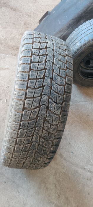 Продам шина в хорошом состоянии.
