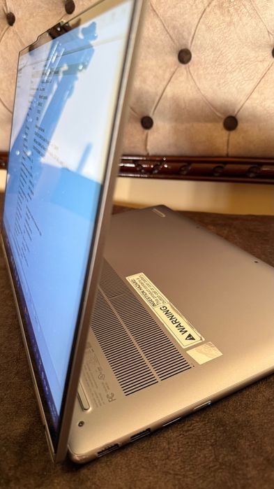Ноутбук Lenovo yoga 7