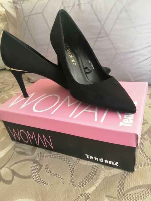 Елегантни дамски обувки