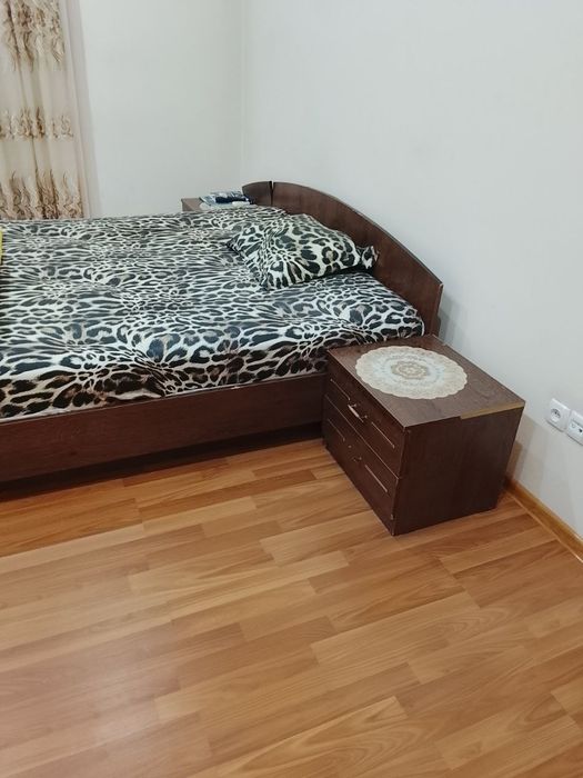 Каричневый мебель