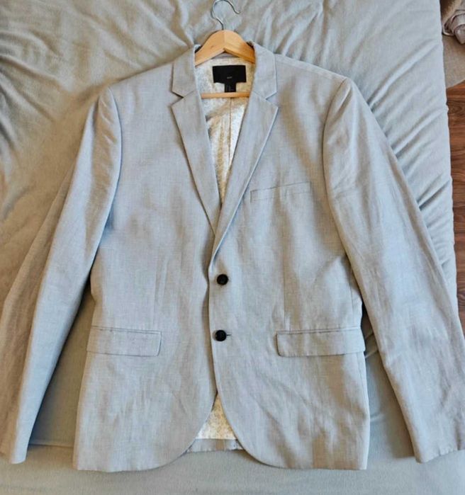 Vand sacou H&M nou