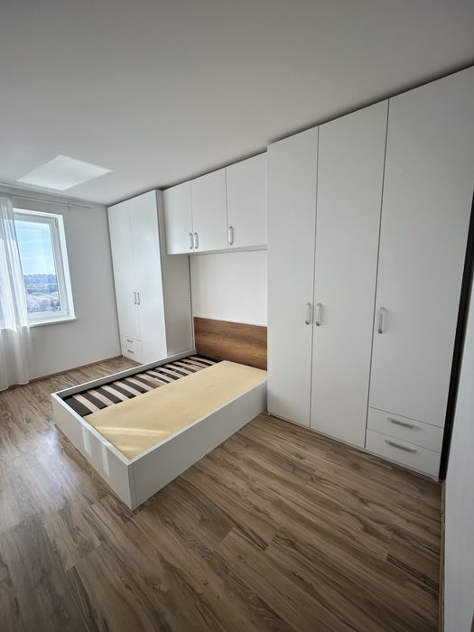 Vand dormitor cu dressing complet