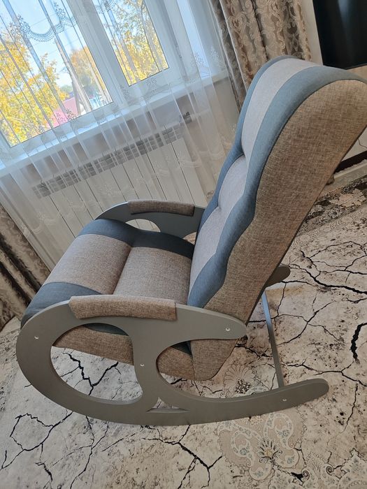 Продается новое кресло качалка