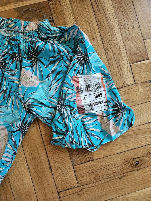 Свежа рокля на pause