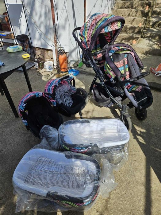 Продавам количка за близнаци