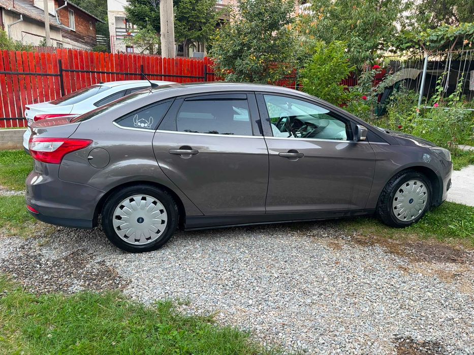 FORD Focus 2011 — imagine 4