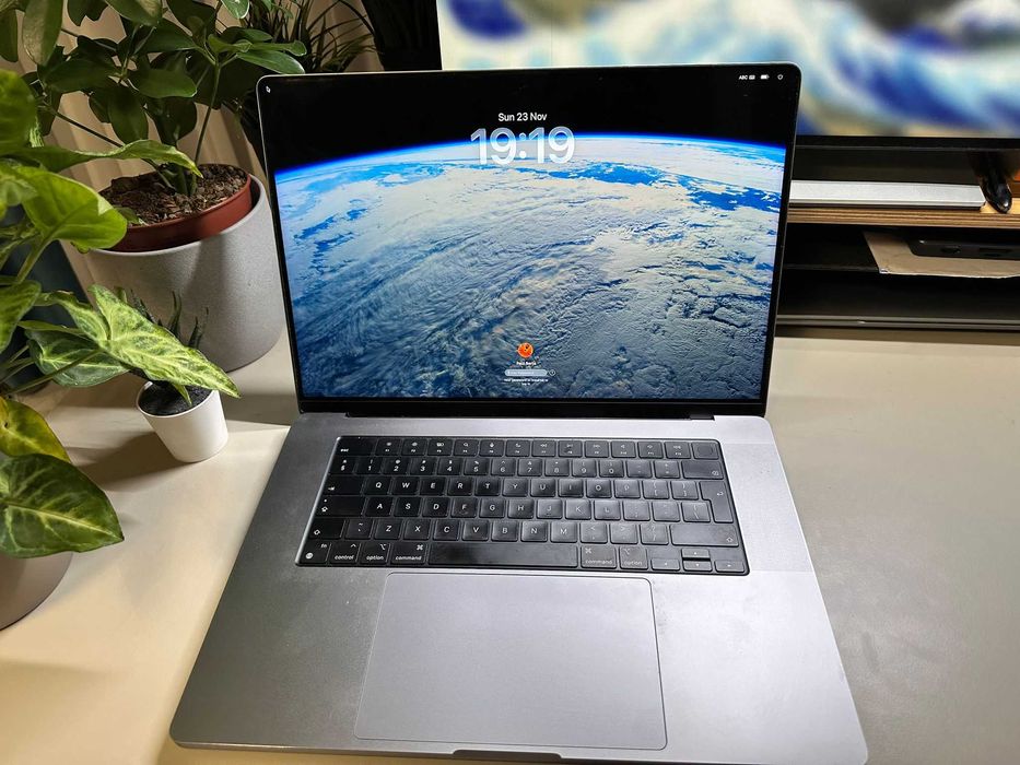 Laptop MAC M1 MAX 16 inch, 32GB RAM, 1TB Stocare, Space Grey