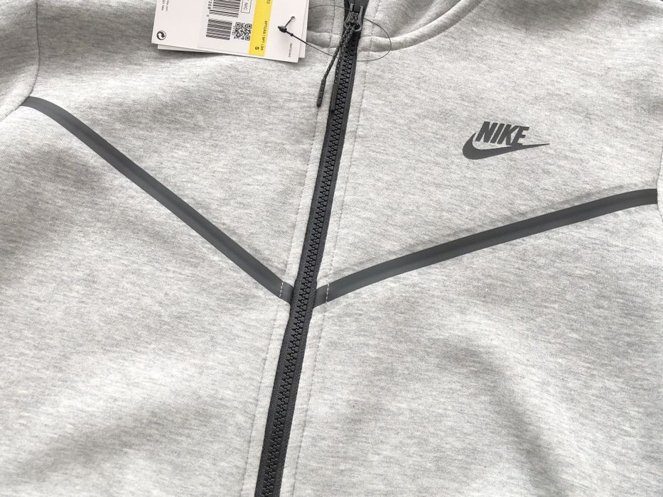 Hanorac nike tech gri