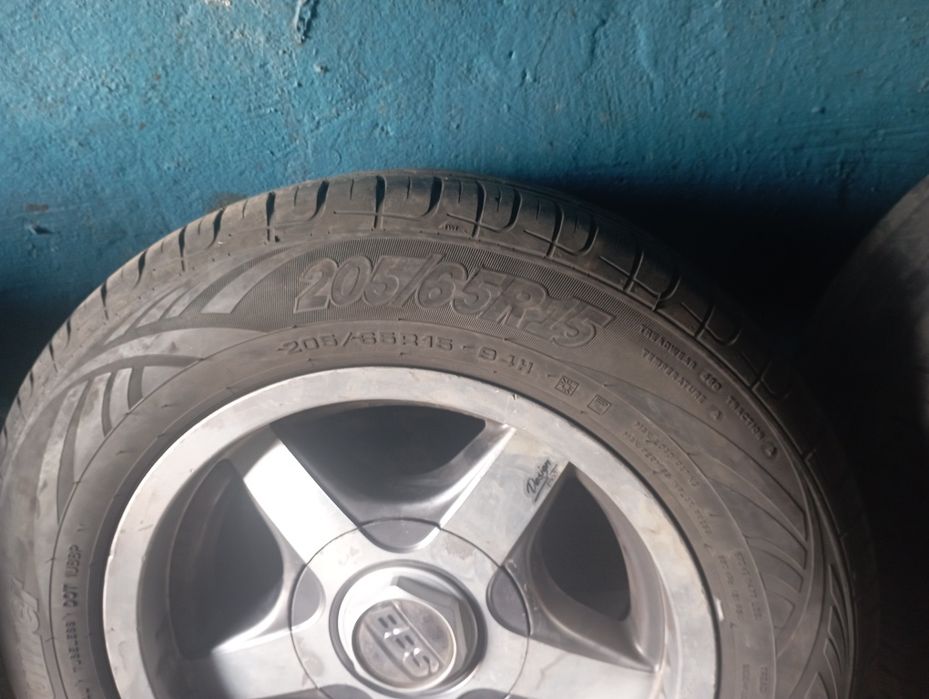 Продам диски вместе с шинами